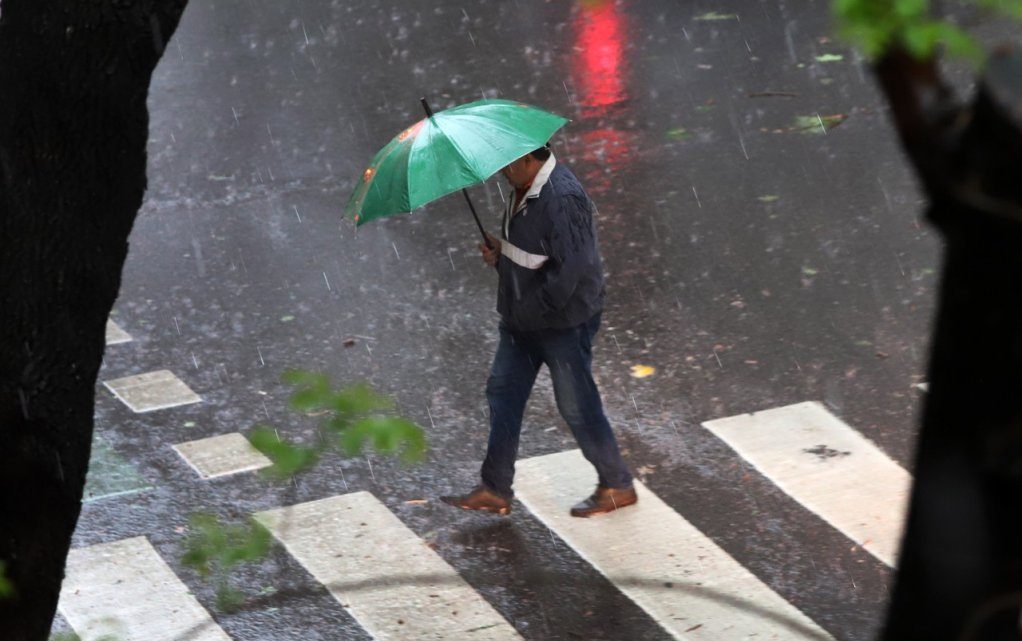 La semana arranca con lluvias en el centro del país