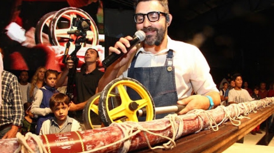 En Tandil Buscan elaborar un salame más largo que la Estatua de la Libertad