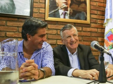 José Luis Gioja y Jorge Capitanich pujan por encabezar la nueva conducción del PJ
