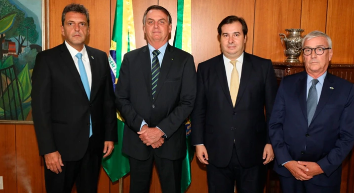 El presidente de la Cámara de Diputados también tuvo encuentros con representantes de los tres poderes brasileños.La reunión entre Alberto Fernández y Bolsonaro y el acuerdo Mercosur-UE, en el centro de la agenda de Massa en Brasil