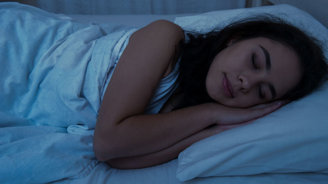 Hacer del sueño una prioridadCómo dormir mejor por la noche, naturalmente