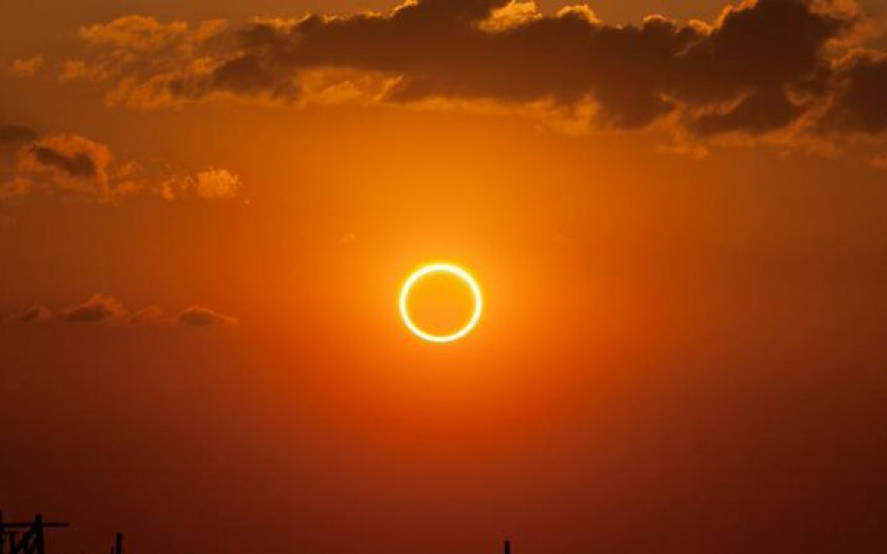 Este increíble fenómeno astronómicoEste domingo se pudo apreciar en distintas partes del hemisferio oriental, un anillo luminoso.
