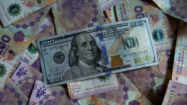 EconomíaDesde Anses indican que no hay impedimentos para saber si una persona puede comprar dólar ahorro