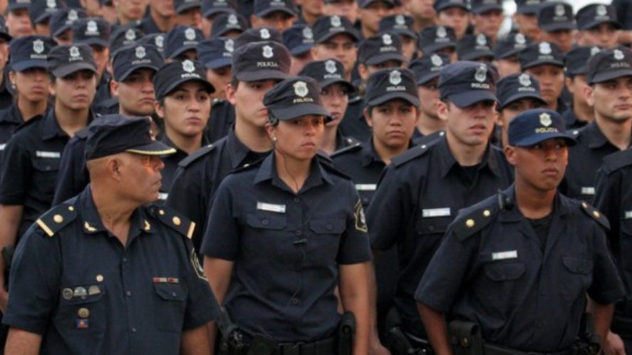 Un 60%Kicillof anuncia en la semana un aumento salarial para la policía bonaerense