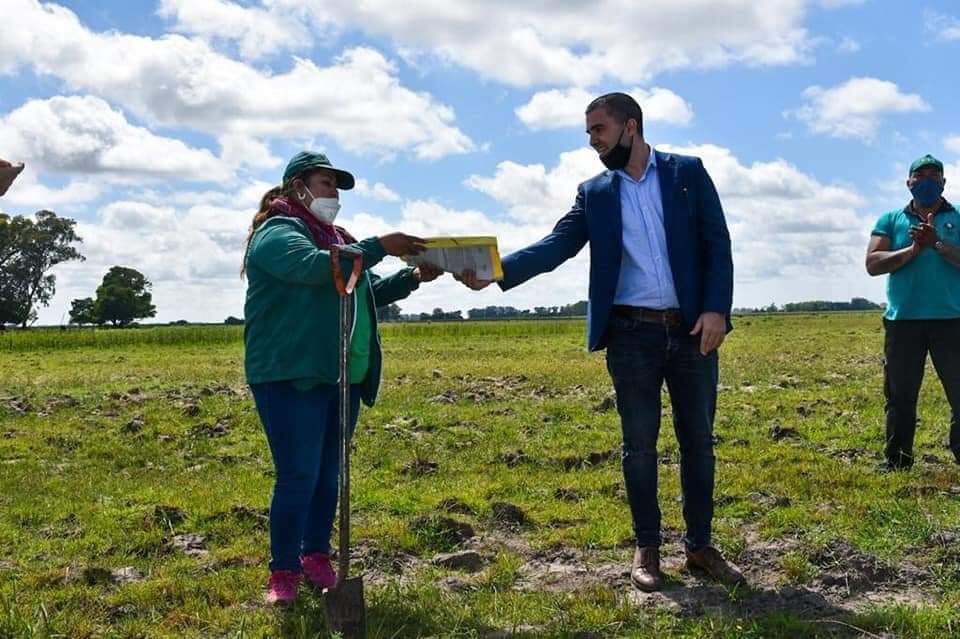 Acuerdo del municipio con la UTTIniciarán una granja ecológica en Castelli, para abastecer de alimentos orgánicos a toda la región