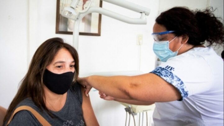 SaludAfirman que el tercer refuerzo de la vacuna contra el coronavirus sirve para sostener la cobertura