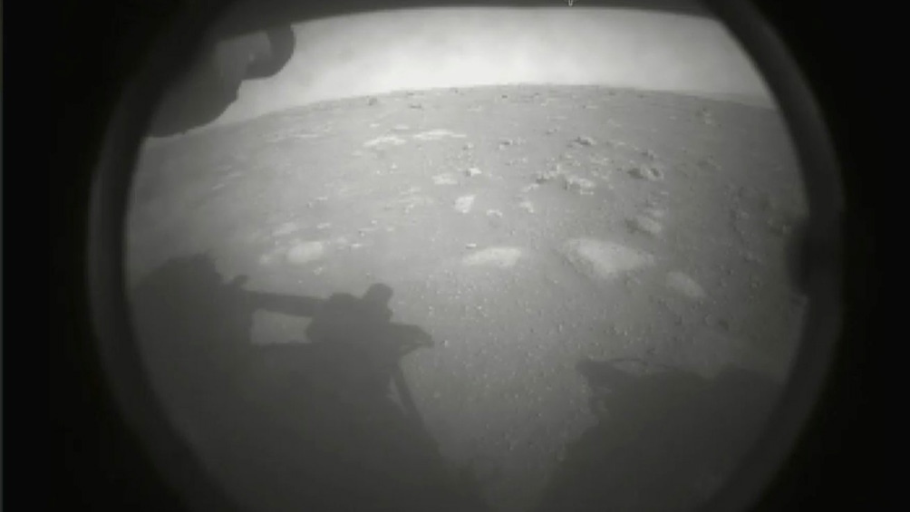 InvestigaciónEl rover de la NASA que aterrizó en Marte comenzó a buscar restos de vida