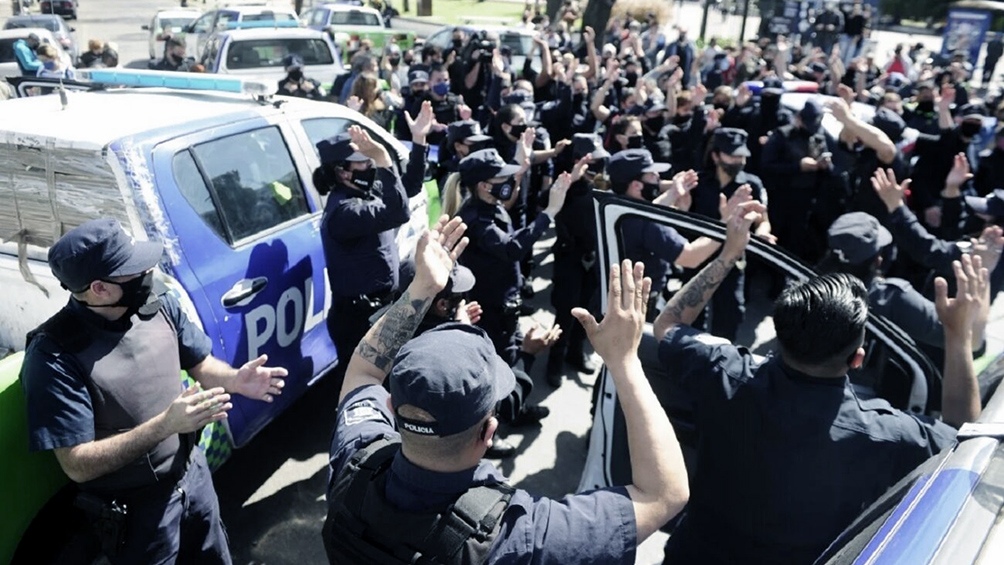 SeguridadDesafectan a más de 400 policías que habían participado de protestas en septiembre de 2020