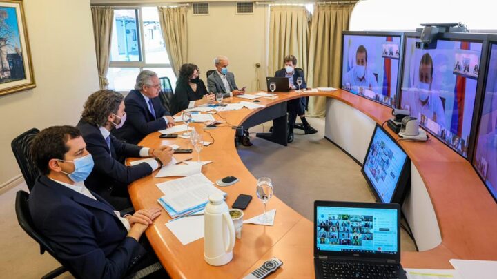 Por videoconferencia con el presidente Alberto FernándezLos gobernadores están a favor de reducir vuelos y elogian distribución equitativa de vacunas