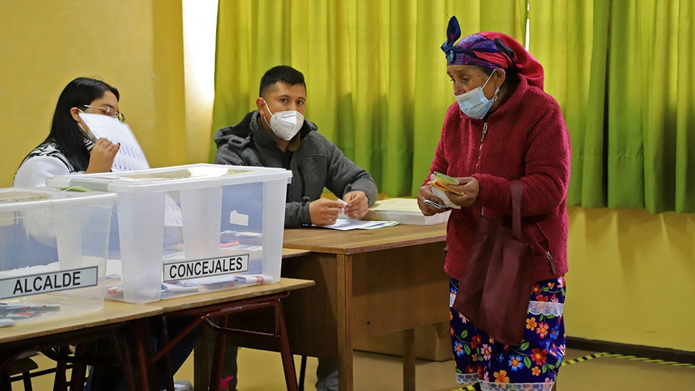 EleccionesLos independientes sorprenden y el oficialismo es el gran perdedor en Chile