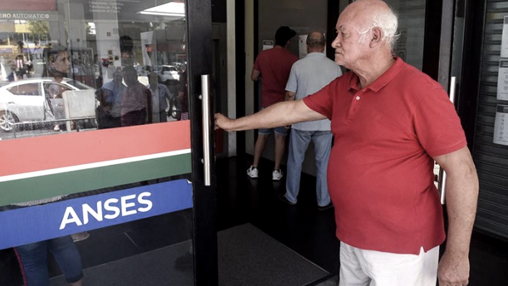 Desde el 2 y  hasta el 30 de Agosto La Anses anunció el cronograma de pago del bono de $ 5.000 para jubilaciones y pensiones