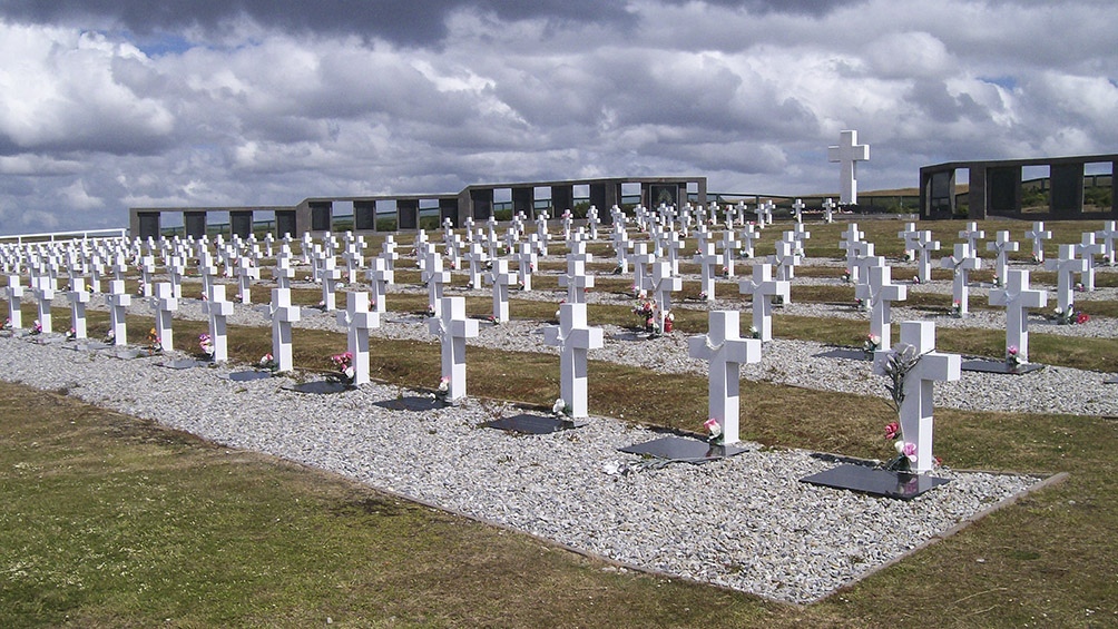 Cruz RojaIdentificaron los restos de seis soldados argentinos inhumados en las Islas Malvinas