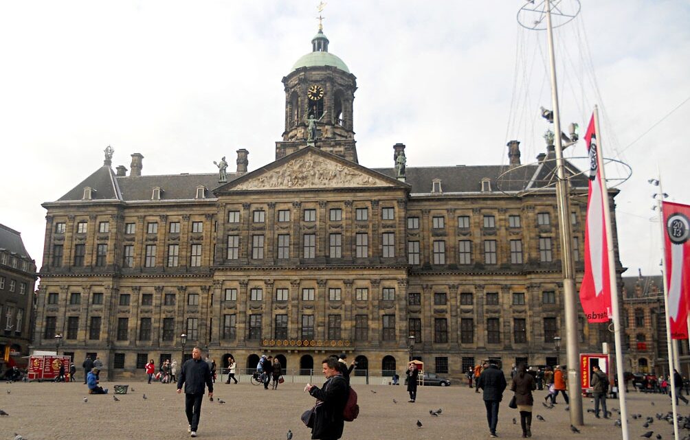 RealezaEl Gobierno de Países Bajos autoriza el matrimonio igualitario para los herederos al trono
