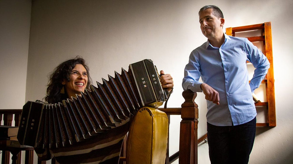 MúsicaDamián Fontenla y Los Presentes lanzan su primer disco, entre tangos y boleros