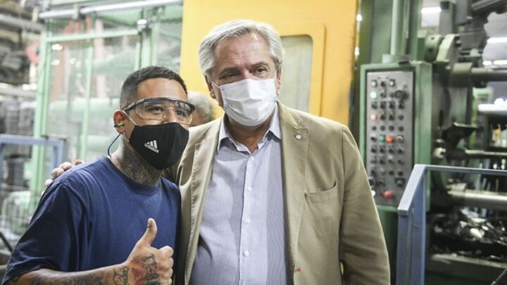 San MartínEl Presidente visitó una fábrica y aseguró que pudo ver «cómo crece la economía»