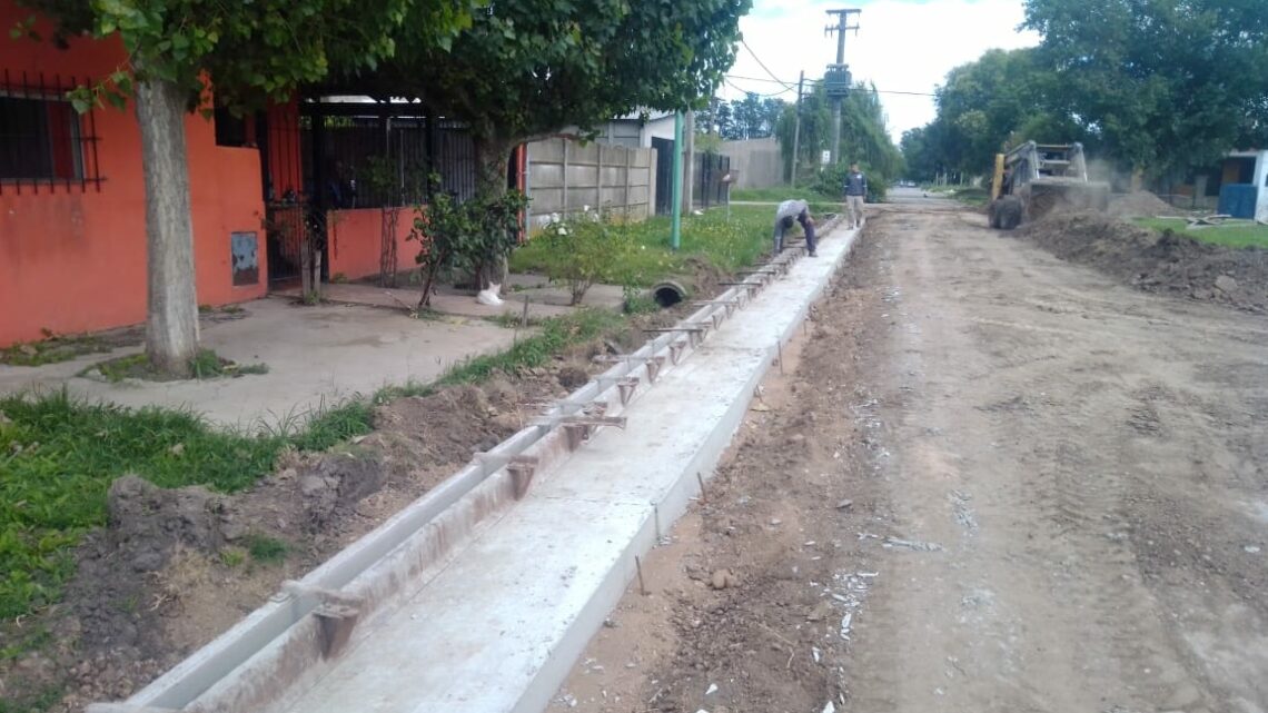 Obras PúblicasObra de cordón cuneta en Barrio Olivares