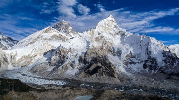 Está   a  7.900 metros de alturaEl mayor glaciar del Everest se derrite rápidamente por el cambio climático