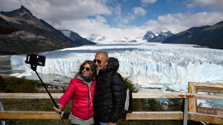 Santa CruzMás de 87.000 visitantes disfrutaron en enero del Glaciar Perito Moreno