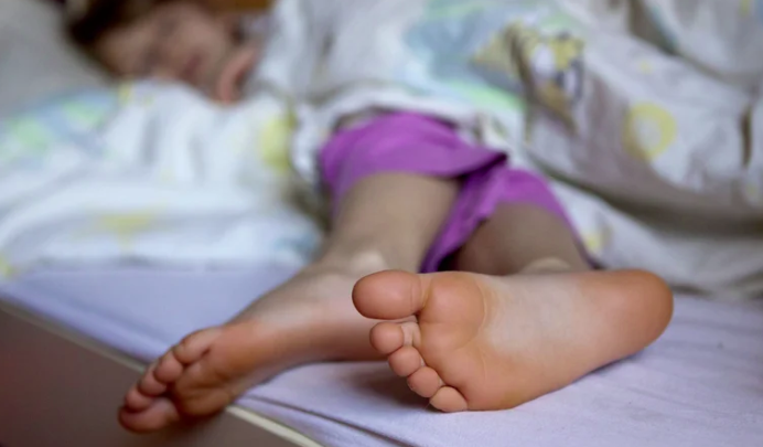 SaludSíndrome de piernas inquietas en niños: ¿qué es y por qué se produce?