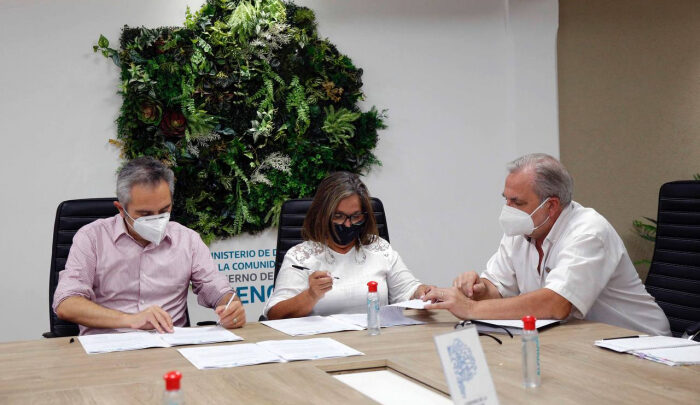 Destinado a obrasLarroque firmó un Convenio con Asociación Civil Lucha Contra el Cáncer De Rauch