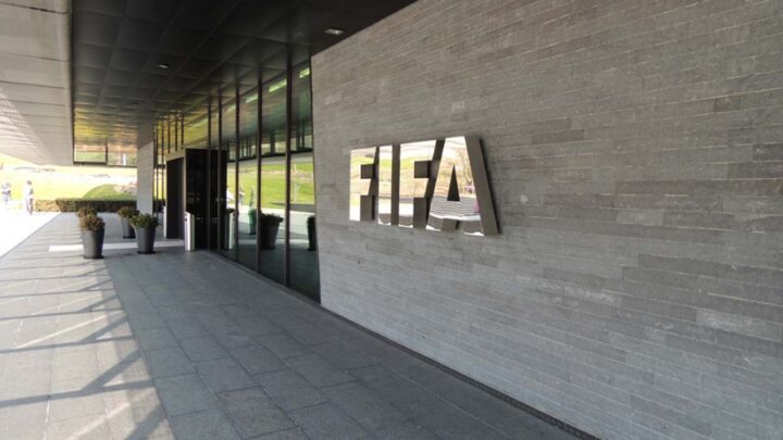 Fútbol femeninoLa FIFA sobreseyó al DT argentino denunciado por acoso sexual en el fútbol femenino