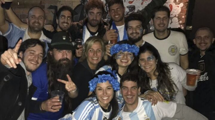 Choripán y fernet en Wembley:La fiesta argentina en la previa de la Finalissima