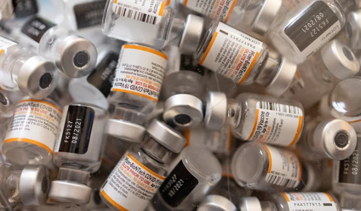 Covid 19 Pfizer anunció que la tercera dosis de su vacuna en menores de 5 años ofrece una alta eficacia ante la enfermedad