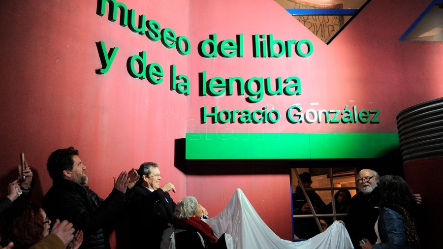 Homenaje El Museo del libro y de la lengua ahora lleva el nombre de Horacio González