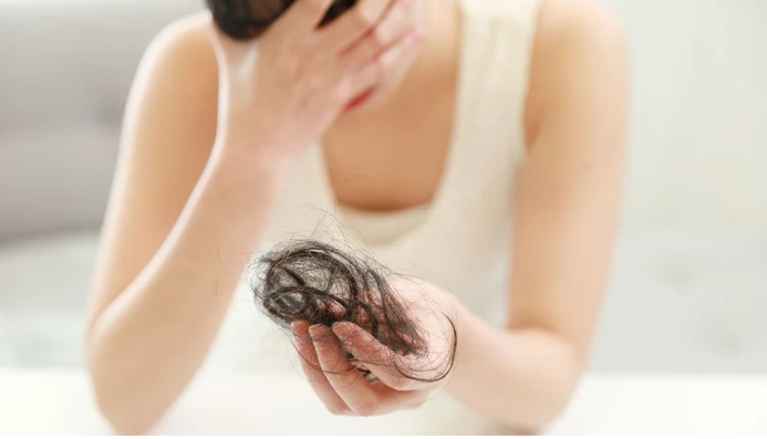 SaludLa FDA aprobó el primer tratamiento contra una clase de alopecia severa: de qué se trata y cómo se administra