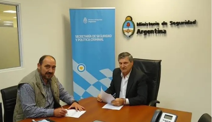 RanchosEl Intendente Alvarez firmó un convenio con el Ministerio de Seguridad de la Nación