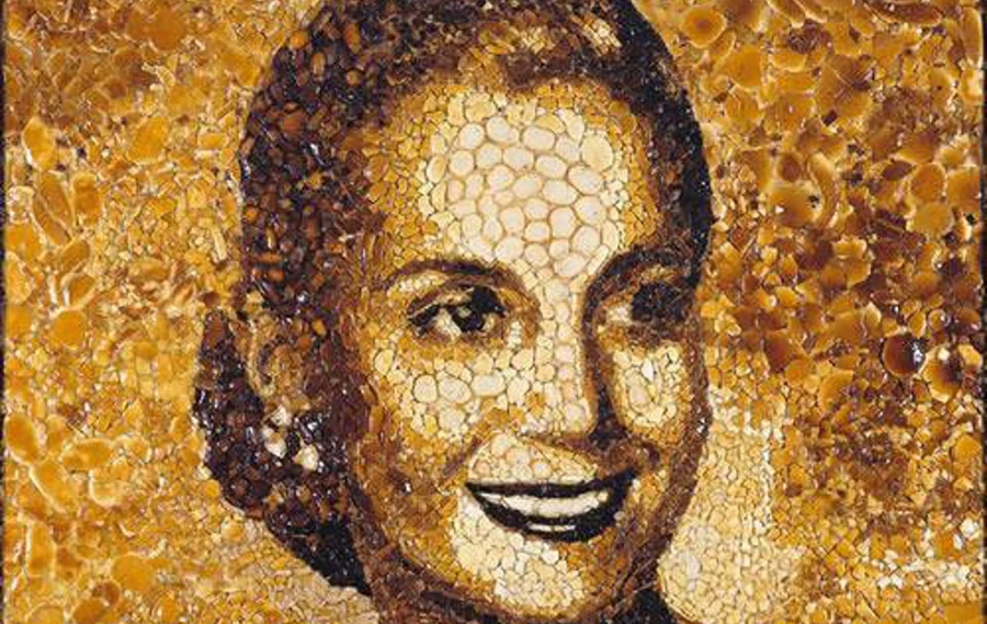  A 70 años de su partidaMística, pop, humor y simbolismos en el arte que inspiró la figura de Eva Perón