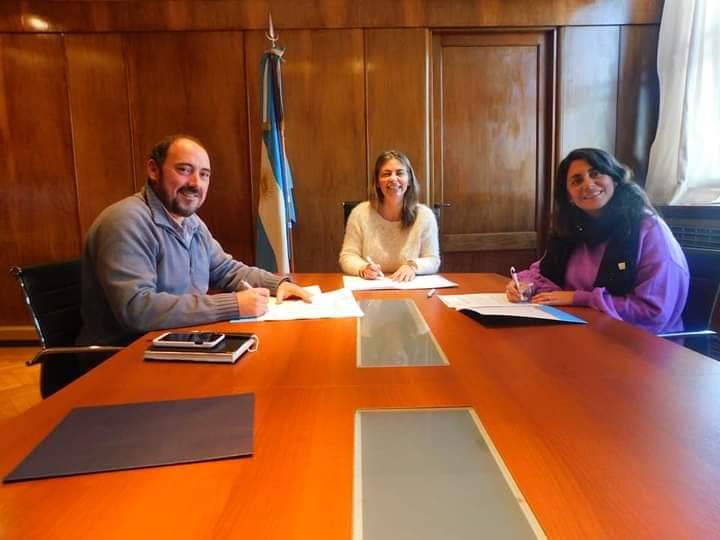 El Intendente Alvarez firmó un convenioEl gobierno nacional aportará más recursos para el CIC de la ciudad de Ranchos