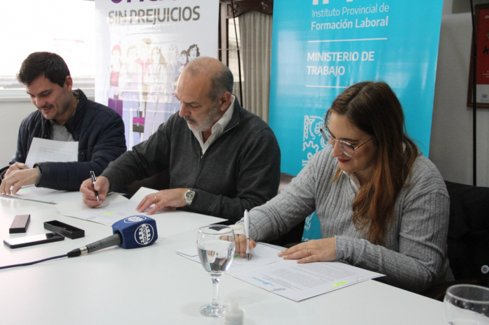 IPFLTrabajo firmó un convenio con el Sindicato de Empleados de Comercio