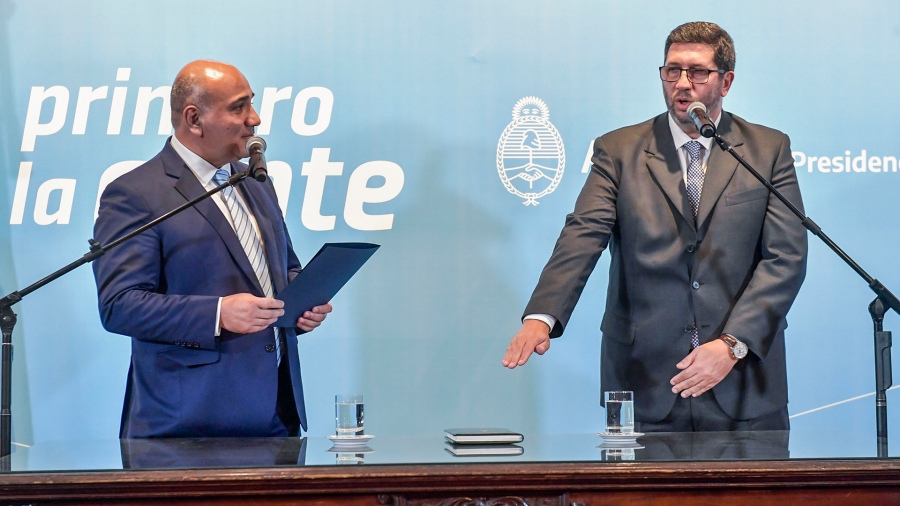 Acto en Casa de GobiernoManzur tomó juramento a Juan Manuel Olmos como nuevo vicejefe de Gabinete