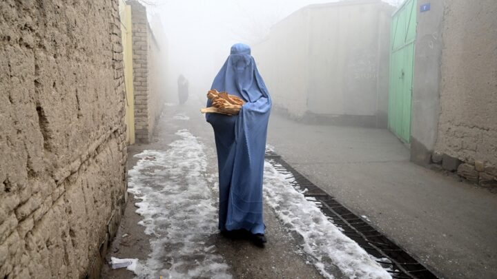 AfganistánUn año del regreso de los talibanes: «muerte social» para las mujeres y crisis humanitaria