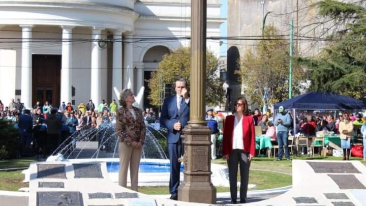 Aniversario de Dolores: Se realizó el acto oficial y desfile por los 205 años de la ciudad
