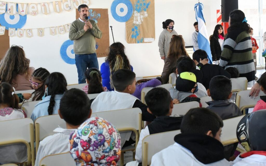 Miramar:Comienzo oficial de clases en las escuelas N° 6 y 13 de barrio Aeroparque