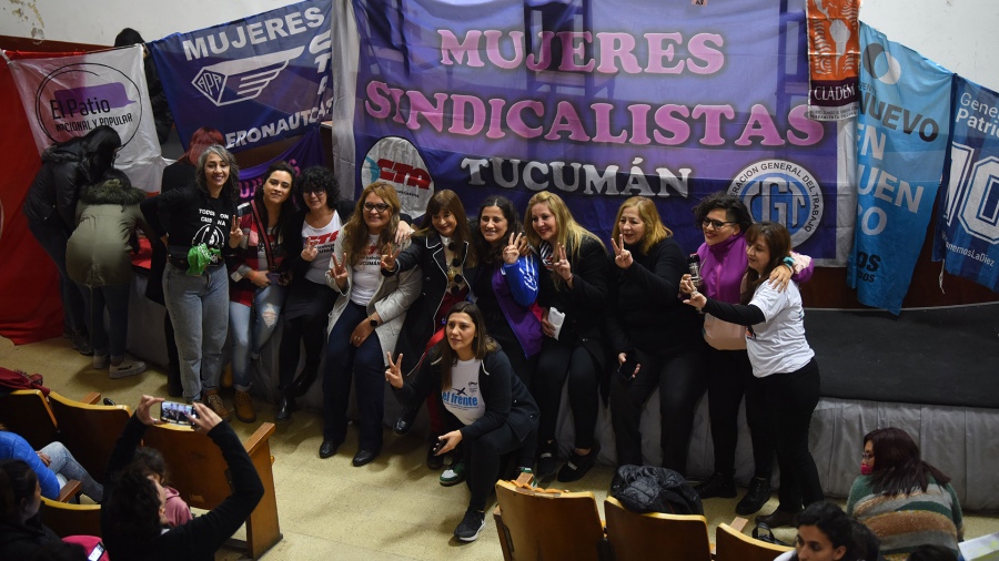 Multitudinaria convocatoria en todo el paísAsambleas feministas por una reforma judicial y en apoyo a Cristina