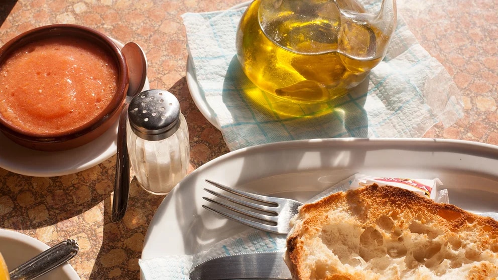 SaludEl secreto del aceite de oliva está en su aroma, que calma el apetito y ayuda a perder peso
