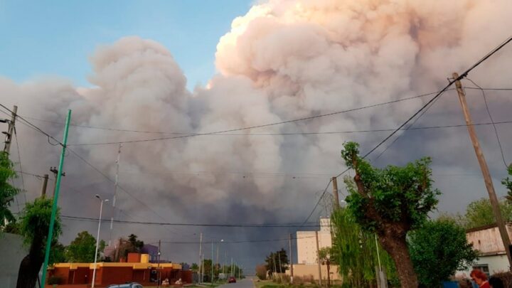 Lucha contra el fuegoIncendios en el delta del Paraná: el humo afecta al norte y volvería a Rosario