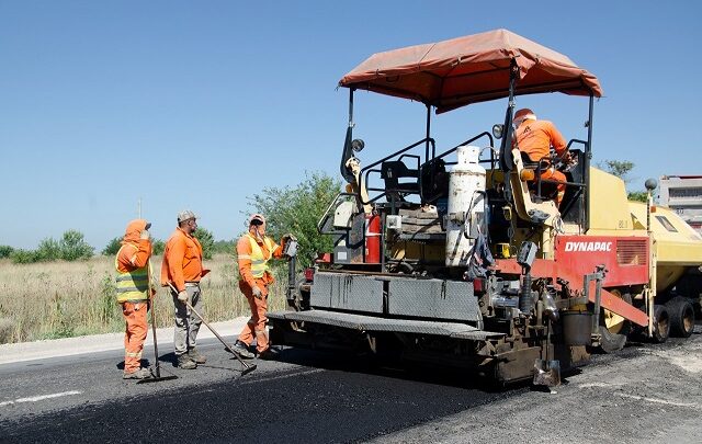 VialidadObras Viales: Provincia ejecuta trabajos en seis rutas bonaerenses