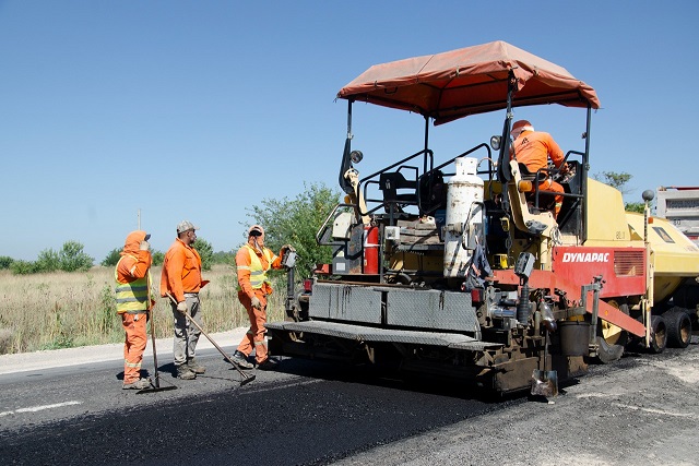 VialidadObras Viales: Provincia ejecuta trabajos en seis rutas bonaerenses