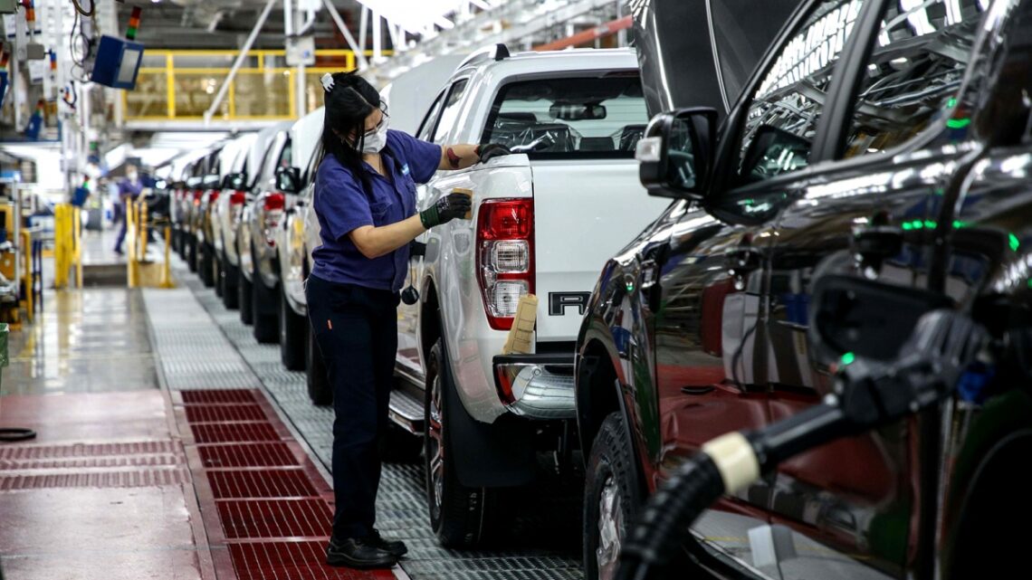 Industria AutomotrizLa producción nacional de vehículos creció 27,8% en septiembre y las exportaciones 43,9%