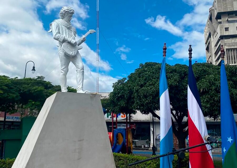 Fue donado por ArgentinaEl monumento de Cerati ya está en la Plaza de las Artes de Costa Rica