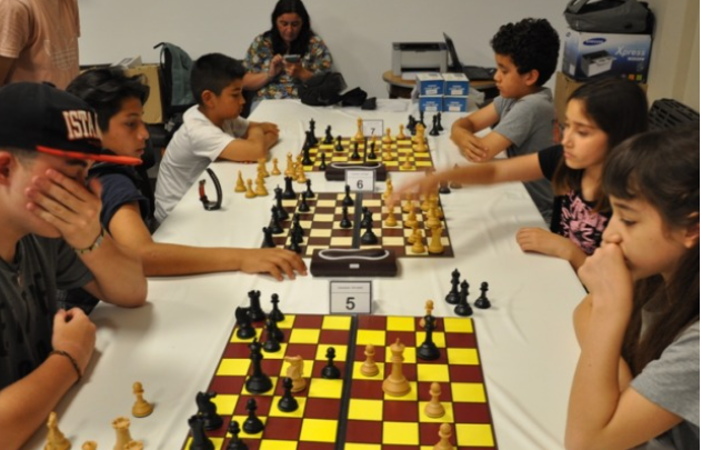 DoloresTorneo juvenil de ajedrez en el club social