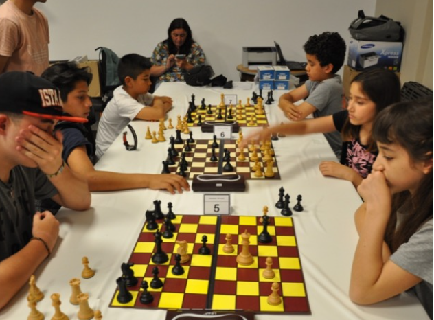 DoloresTorneo juvenil de ajedrez en el club social