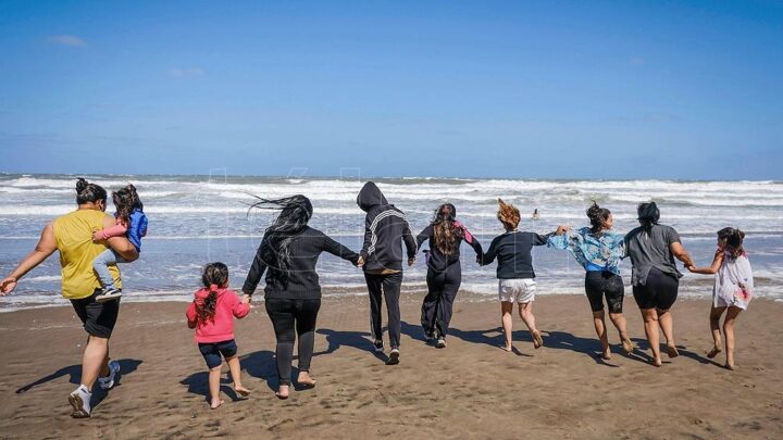Verano 2023«Mar para todas»: mujeres y diversidades de más de 30 municipios viajarán a Chapadmalal y Embalse