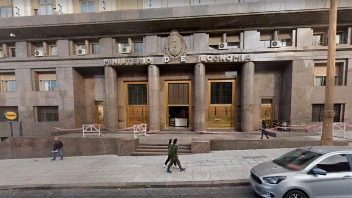 Ministerio de EconomíaImpulsan un canje voluntario de bonos para descomprimir vencimientos del 1er triemestre 