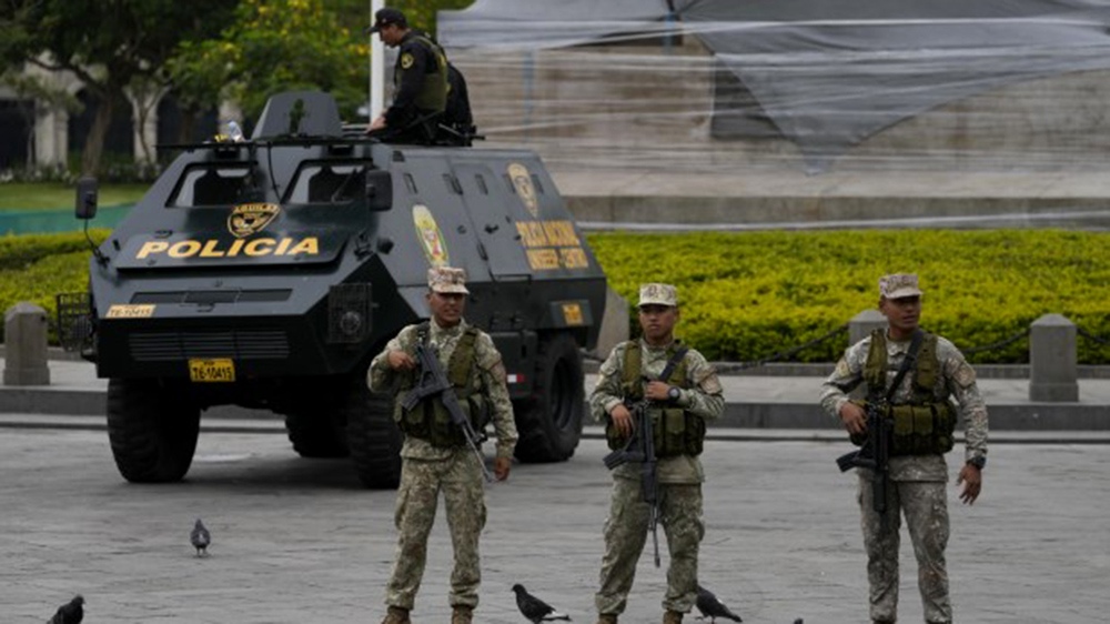 Crisis institucional en PerúLa Policía despliega más de 11.000 efectivos por las marchas en Lima