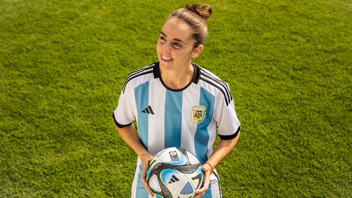 Fútbol Se presentó «Oceaunz», la pelota oficial del próximo mundial femenino